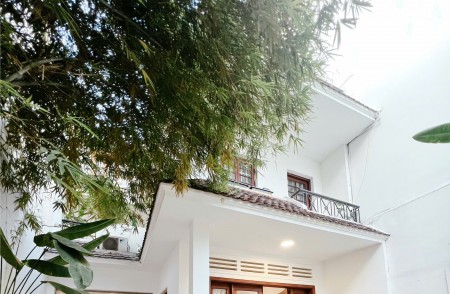 Biệt Thự Mini Villa Sân Vườn Đẹp 200m2 Gần Sân Bay -CMT8 - 2 Xe Hơi Đậu Trong Nhà .P.5.Q.Tân Bình