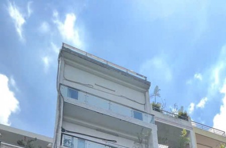 Mặt tiền Quận 5 - 7 tầng - 5.6m x 9m - Gía: 18 Tỷ - Khu vực kinh doanh sầm uất !!!