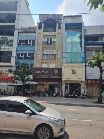 Bán Nhà Mặt Tiền Hùng Vương DT 6.4 x 15.5m KC 4 Lầu Nhà Đẹp Vỉa Hè 8m