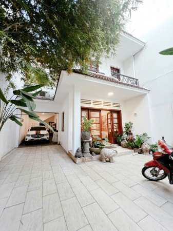 Biệt Thự Mini Villa Sân Vườn Đẹp 200m2 Gần Sân Bay -CMT8 - 2 Xe Hơi Đậu Trong Nhà .P.5.Q.Tân Bình