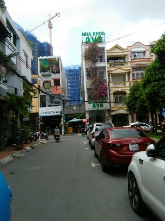 Mặt tiền quận Tân Bình, đường Đặng Lộ Phường 7- 5X13.5 5 tầng gần CV Lê Thị Riêng 12,5 tỉ